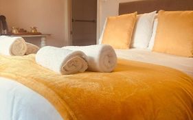 Oyo The Croppers Arms